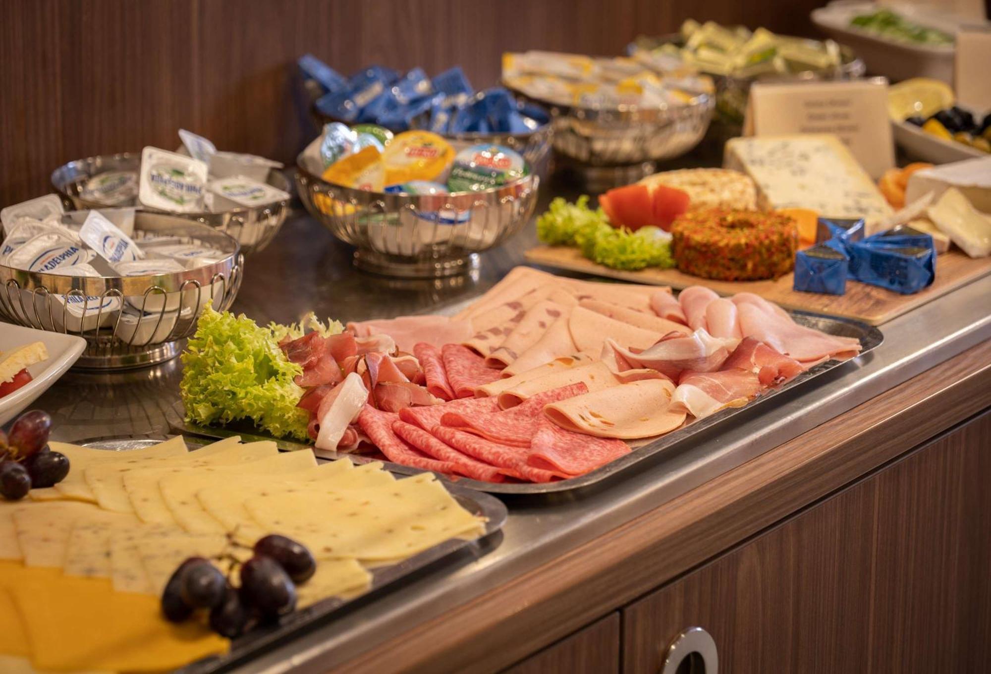Best Western Comfort Business Hotel Duesseldorf-Нойс Екстериор снимка