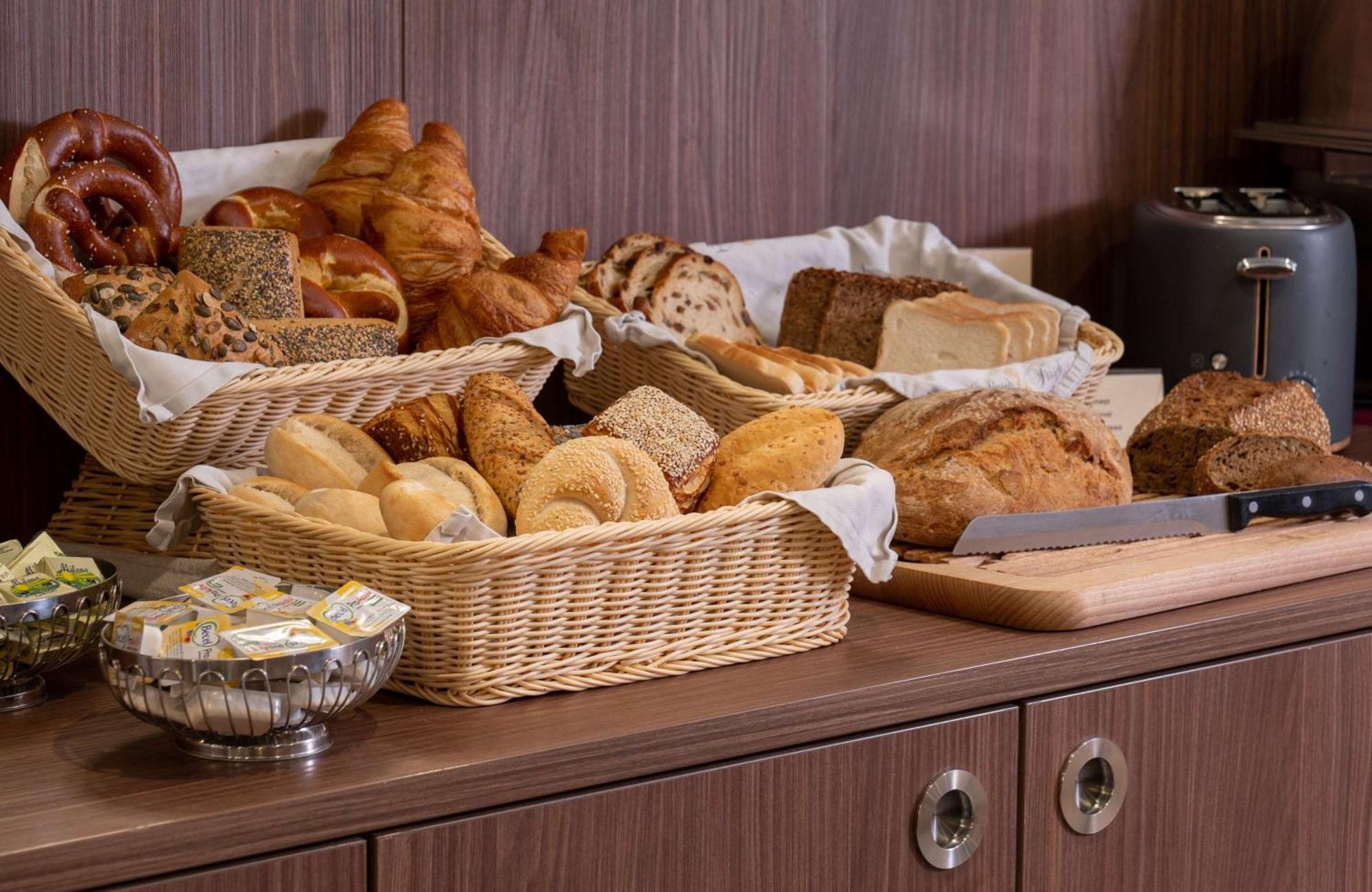 Best Western Comfort Business Hotel Duesseldorf-Нойс Екстериор снимка